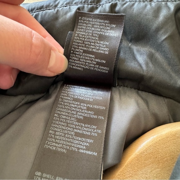 The North Face Women's Aconcagua 550 Fill Goose Down Puffer Vest Black Charcoal - Picture 5 of 8